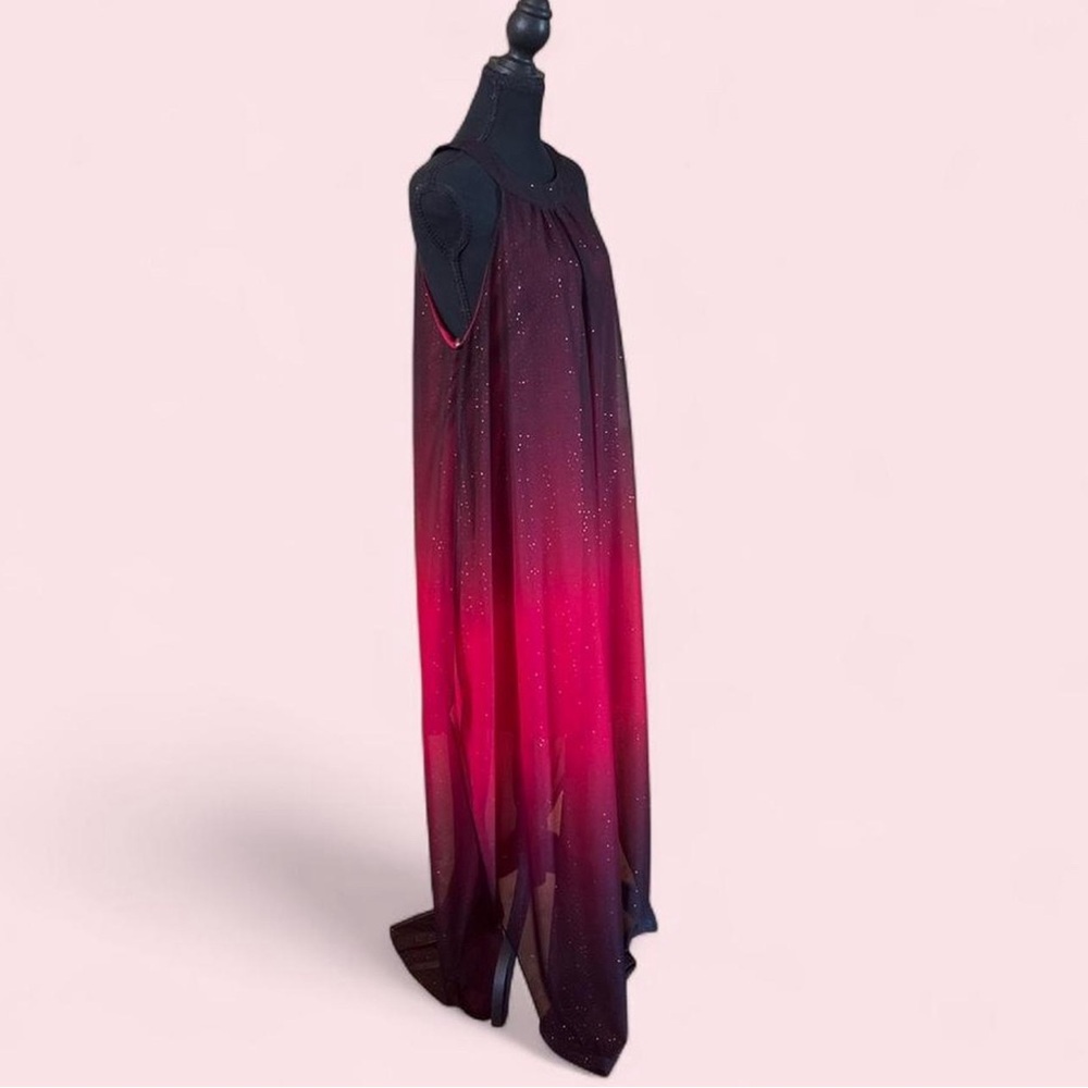 VENUS Sleeveless Ombre Maxi Dress in Red and black - Picture 2 of 6